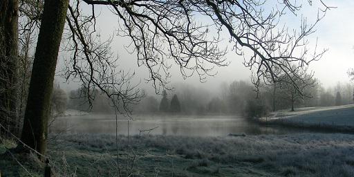 L'étang de Vervoz dans la brume